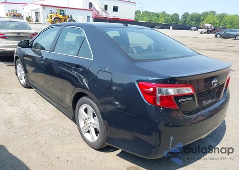 2012 Toyota Camry Se/Le/Xle z USA, uszkodzony, nr VIN 4T1BF1FK8CU080212
